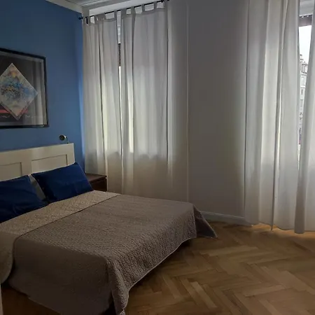 Piazza Goldoni Terst