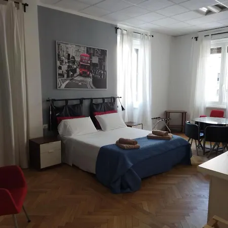 Piazza Goldoni 3* Triëst